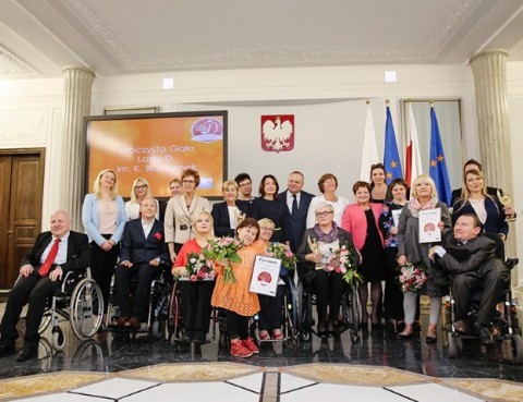 Laureatki konkursu Lady D. i przedstawiciele konkursowej kapituły