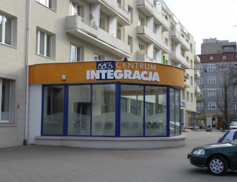 wejście do centrum Integracji w Gdyni